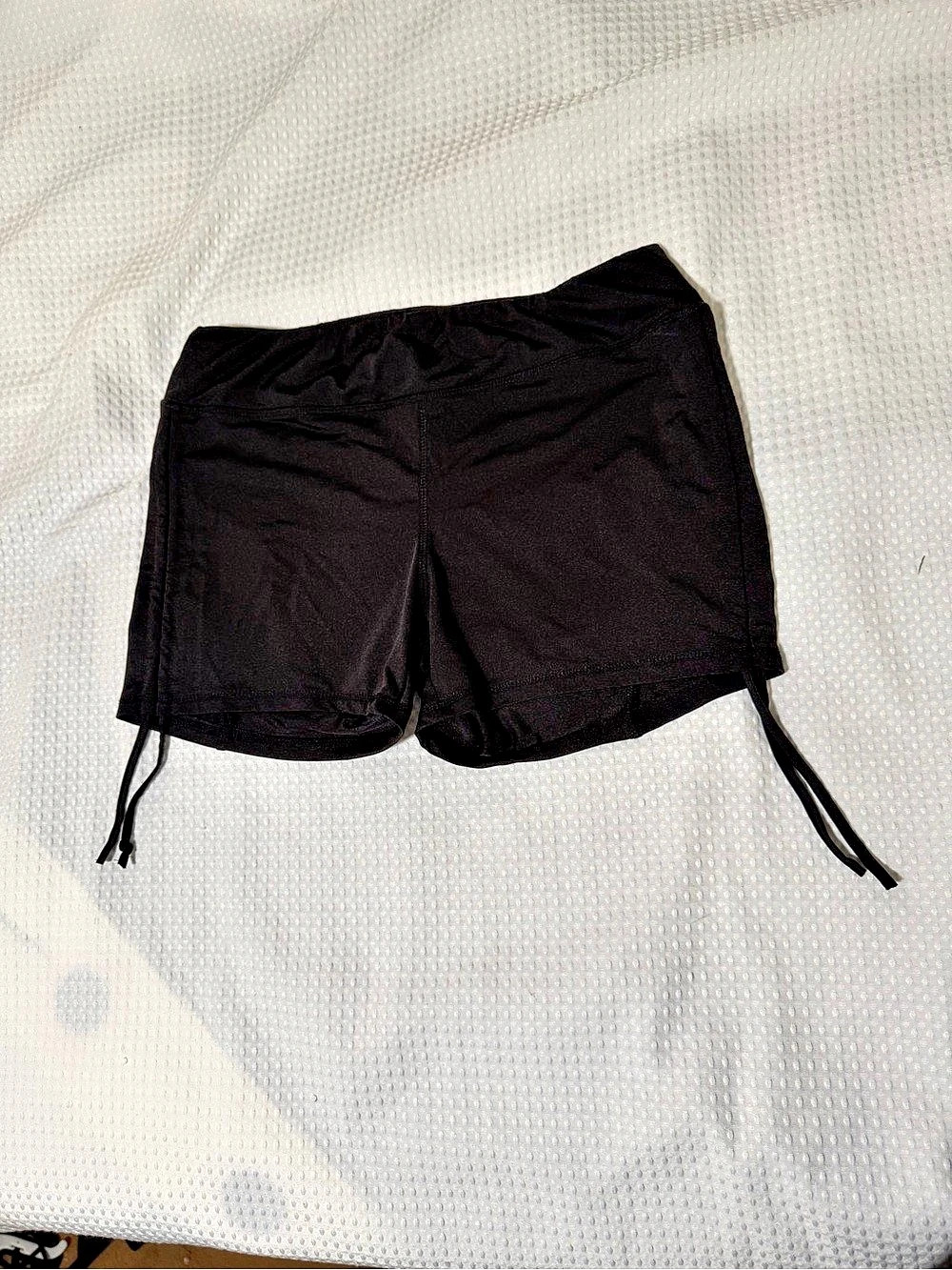 (L86)   AVIVA Sports Shorts Athletic Shorts in Black Size Large